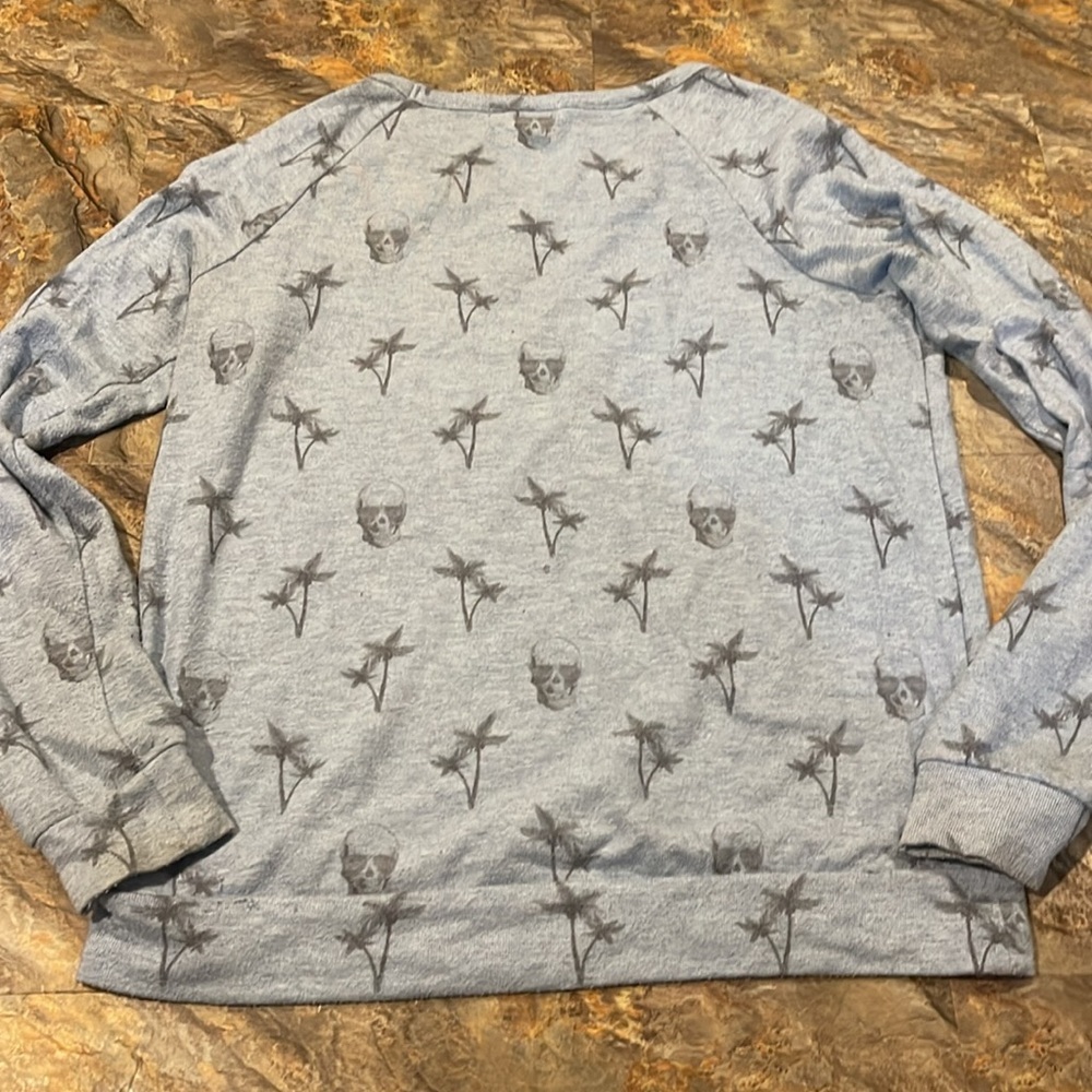 PJ Salvage skulls and palm trees top for women. Size small - Picture 7 of 8